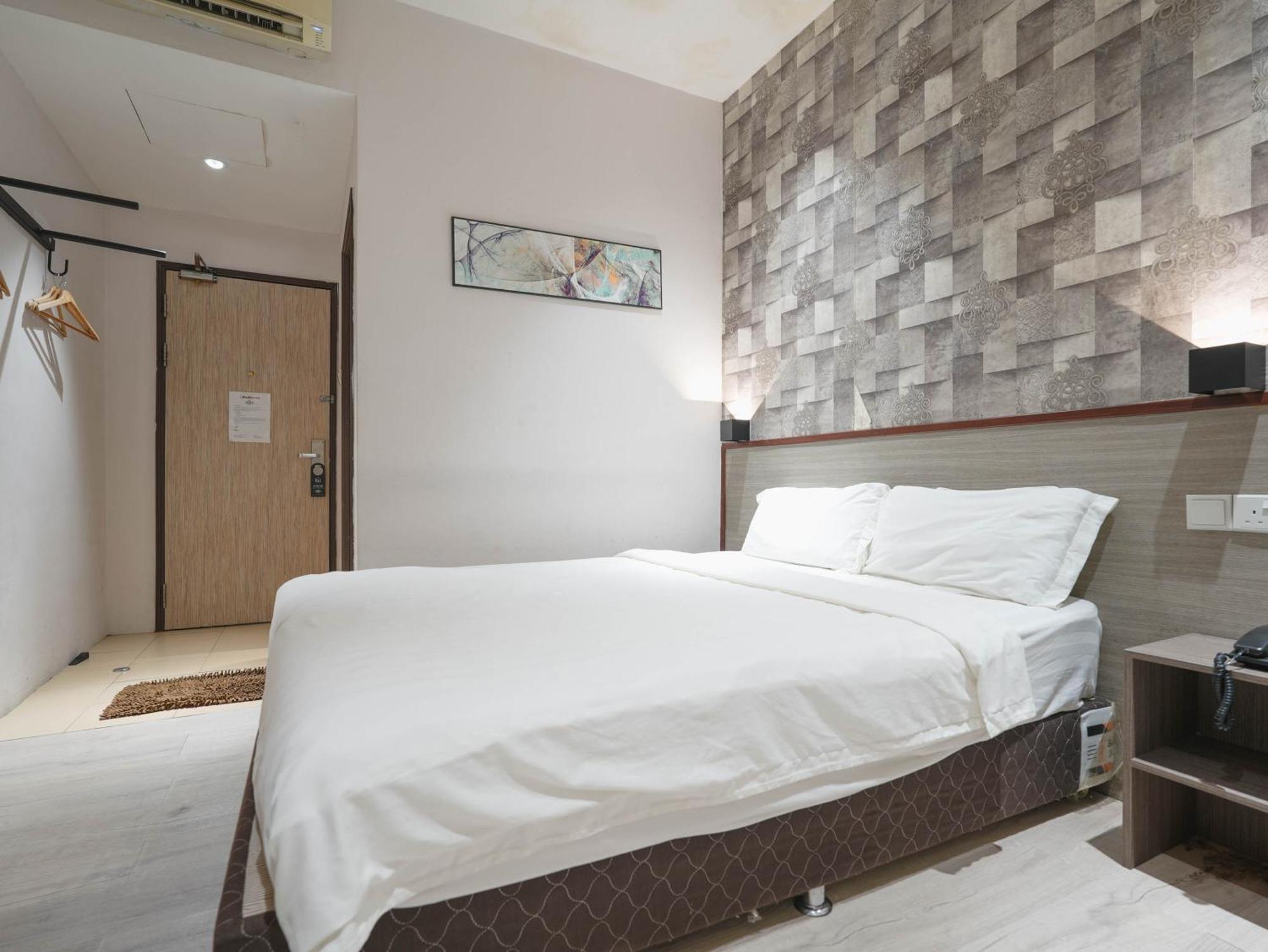 Hotel Noble Express, Check In 10pm, Check Out 9am Singapura