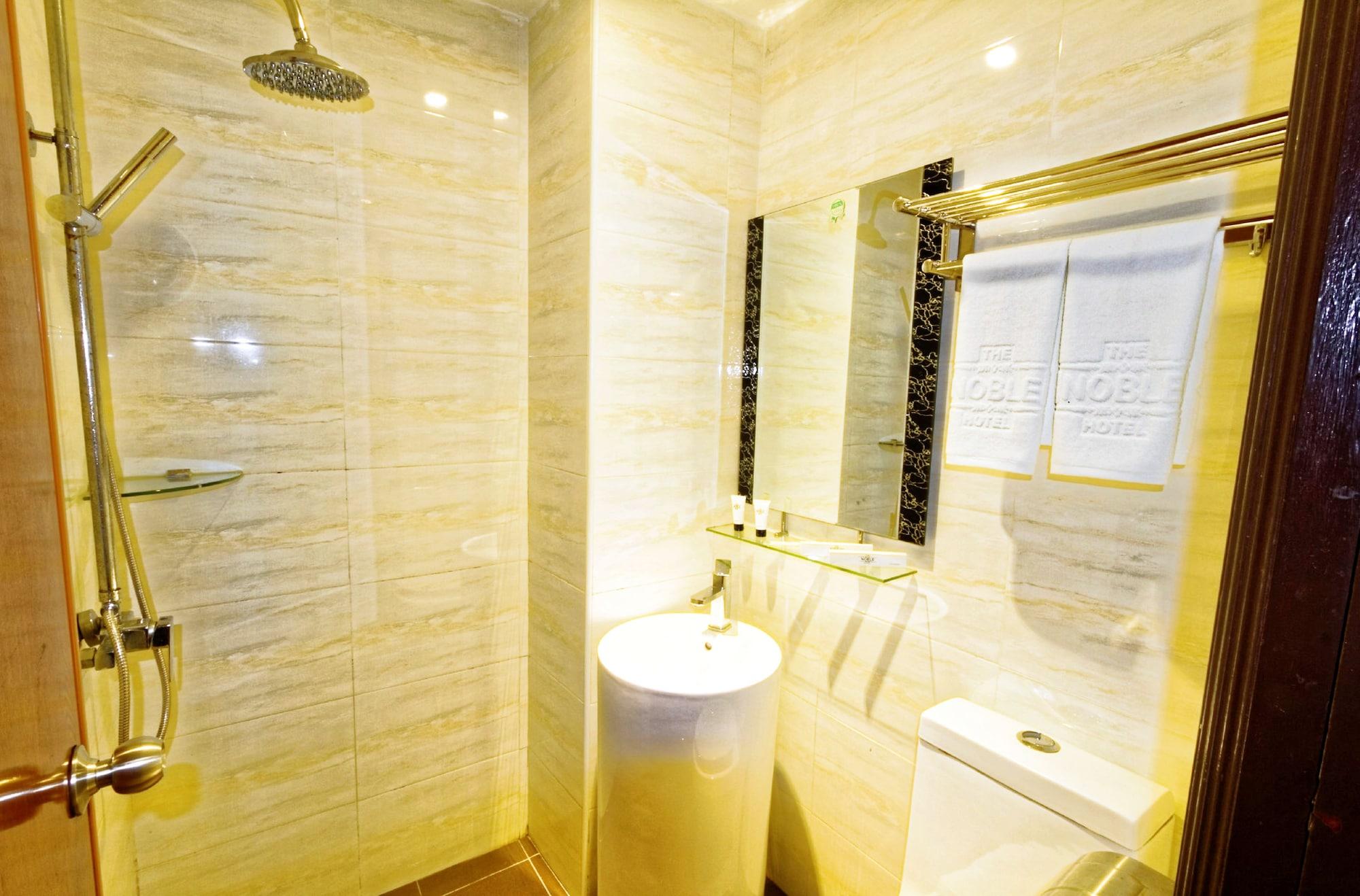 Noble Express, Check In 10pm, Check Out 9am Khách sạn 3*