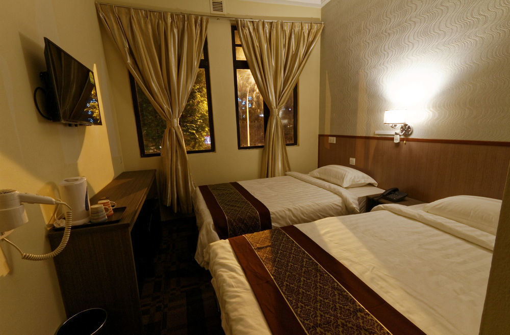 Noble Express, Check In 10pm, Check Out 9am Khách sạn