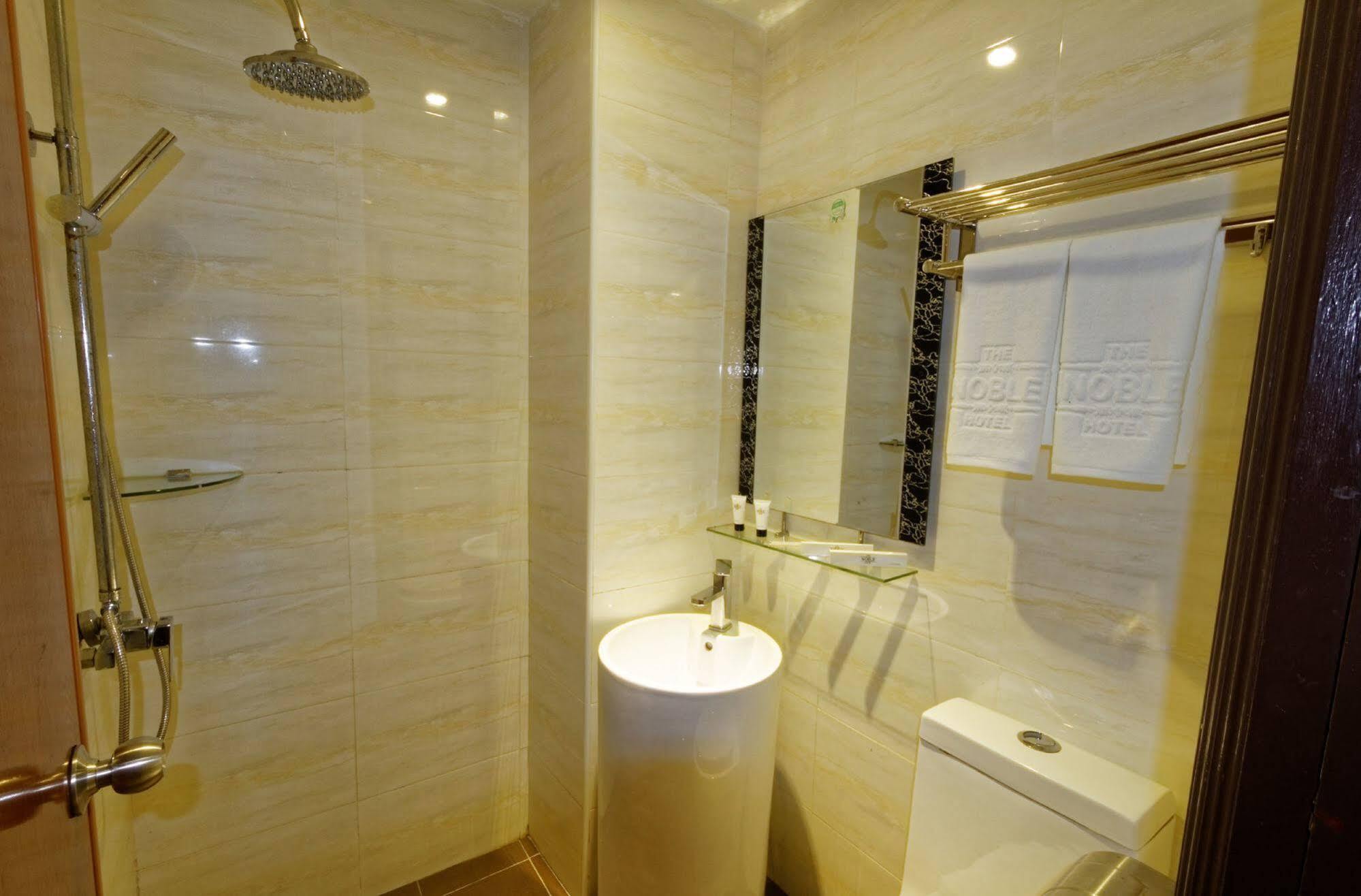 Khách sạn Noble Express, Check In 10pm, Check Out 9am 3*